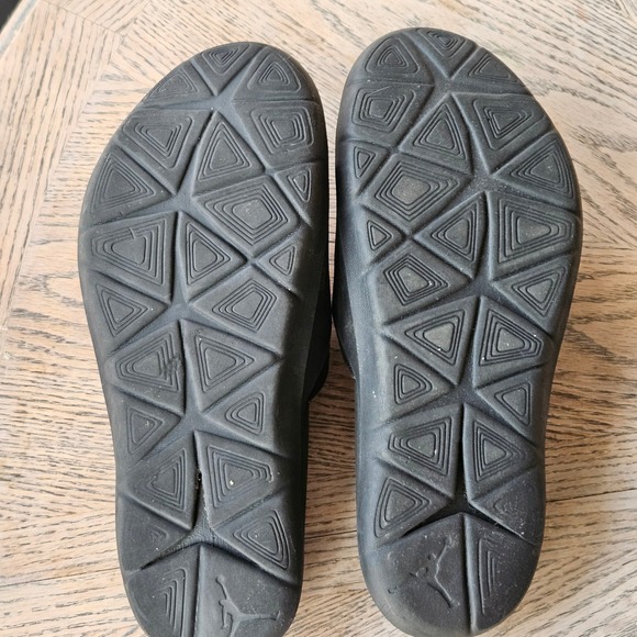 Jordan Hydro 7 Slides Mens 11 Black University Red AA2517-062 Athletic Sandals - Picture 5 of 7